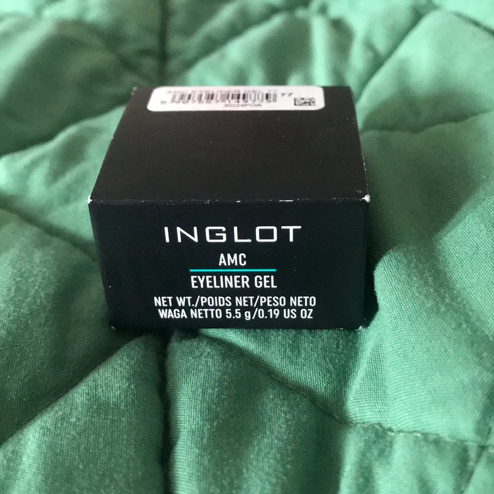 Inglot black gel eyeliner